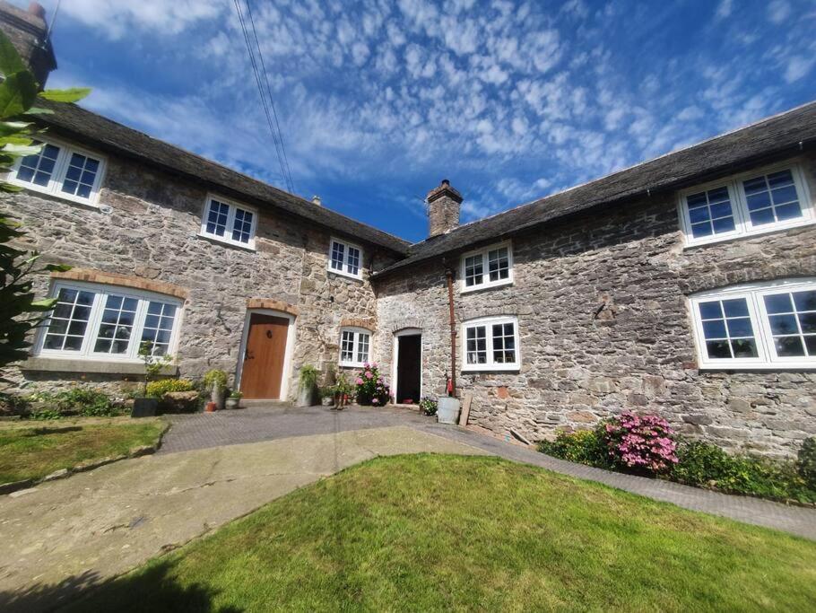 Farmhouse Cottage Set In Beautiful Countryside Oswestry Eksteriør billede